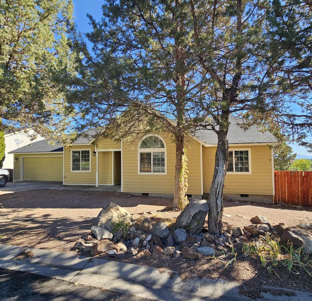 2518 33rd Court - Photo 1