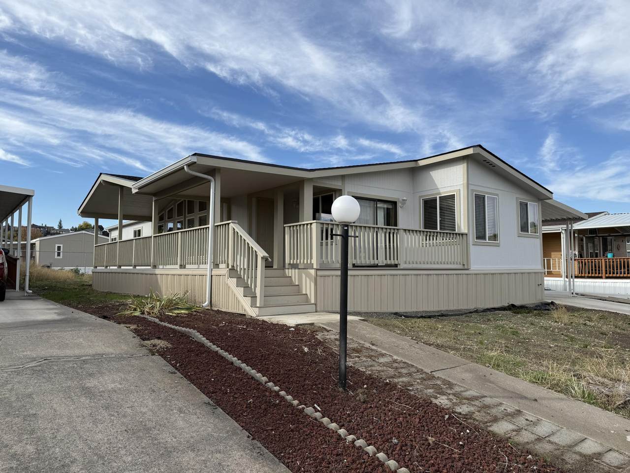 4729 Pacific Highway - Photo 1