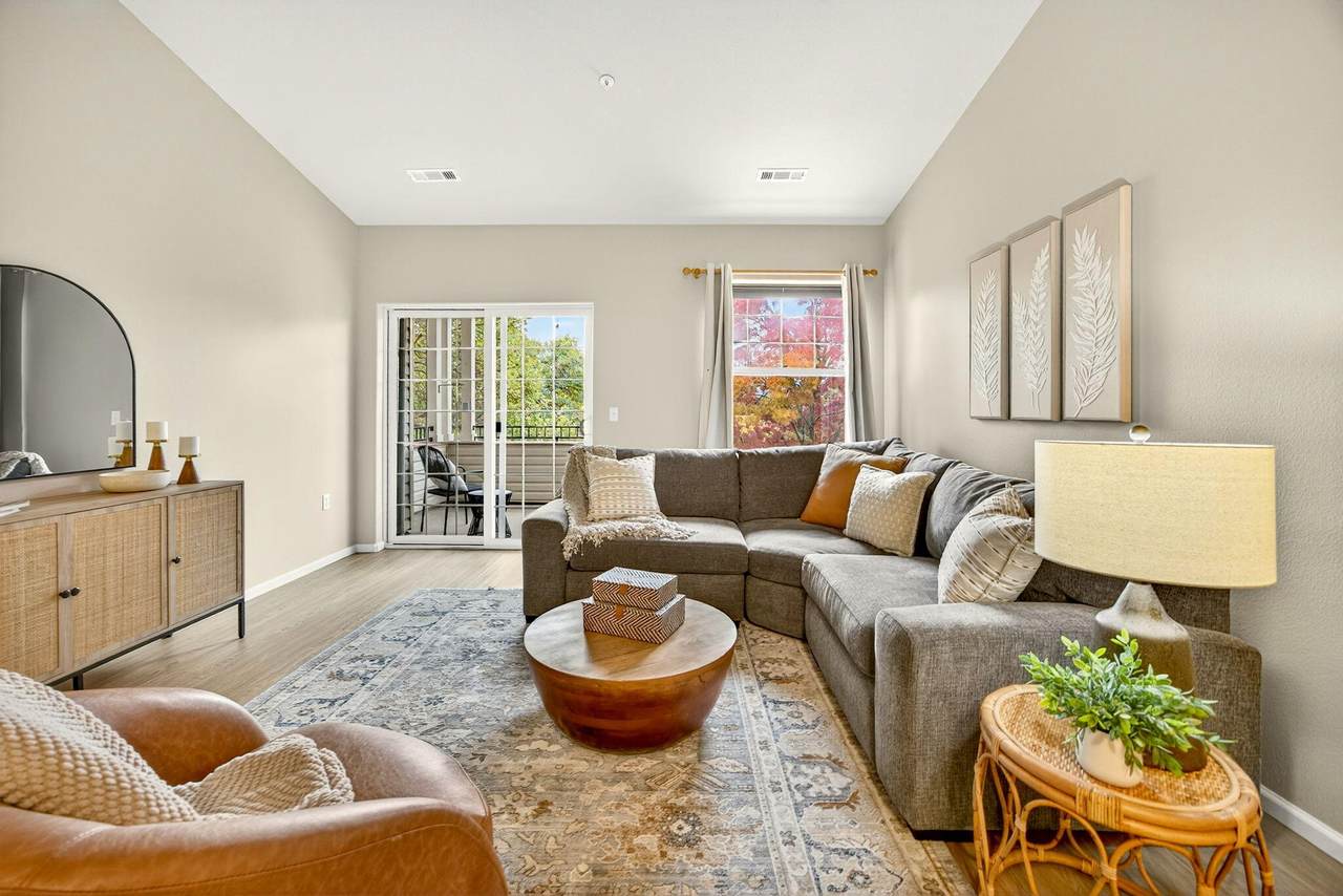 920 Mountain Meadows Circle - Photo 1