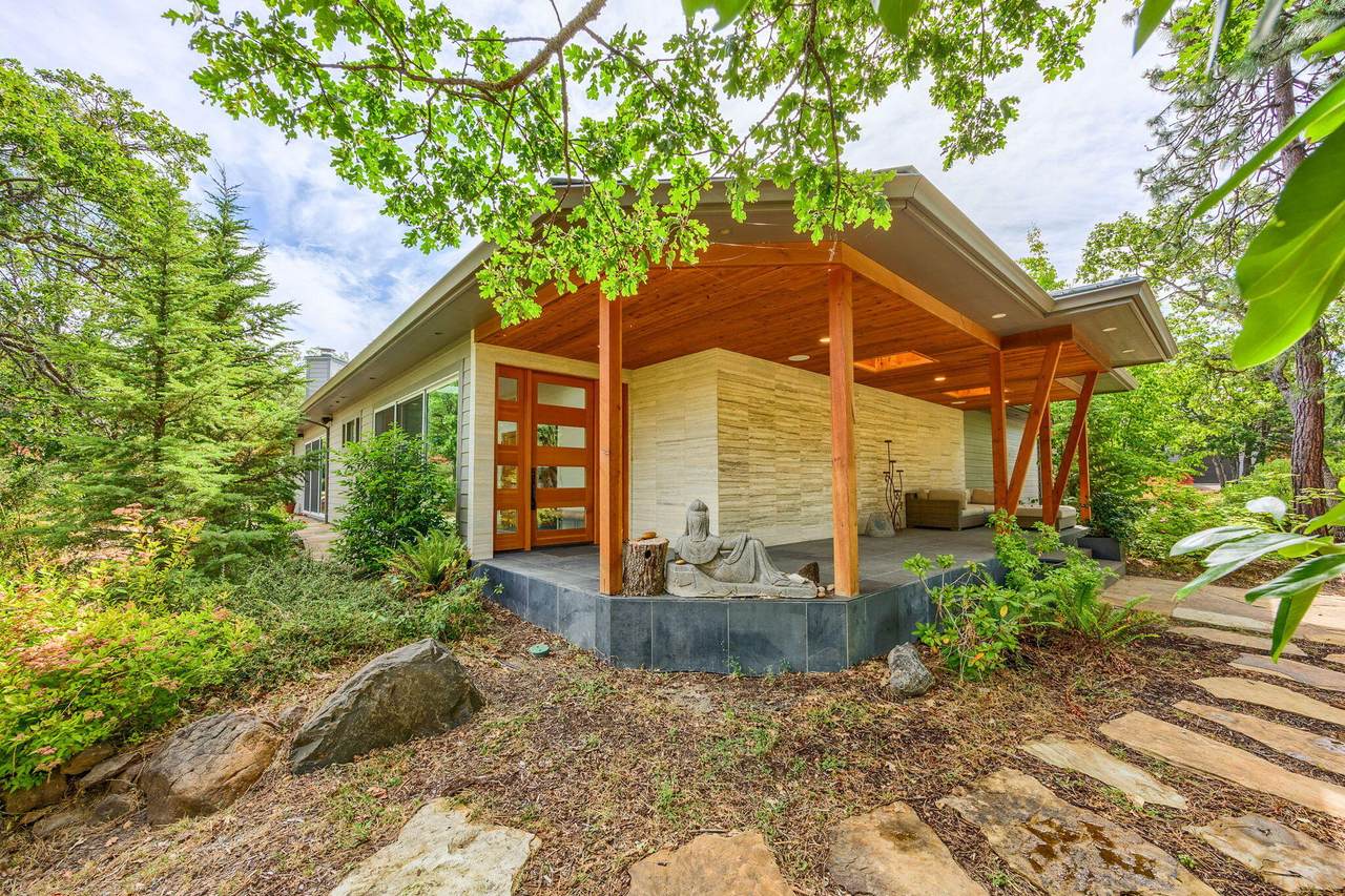 1988 Old Siskiyou Highway - Photo 1