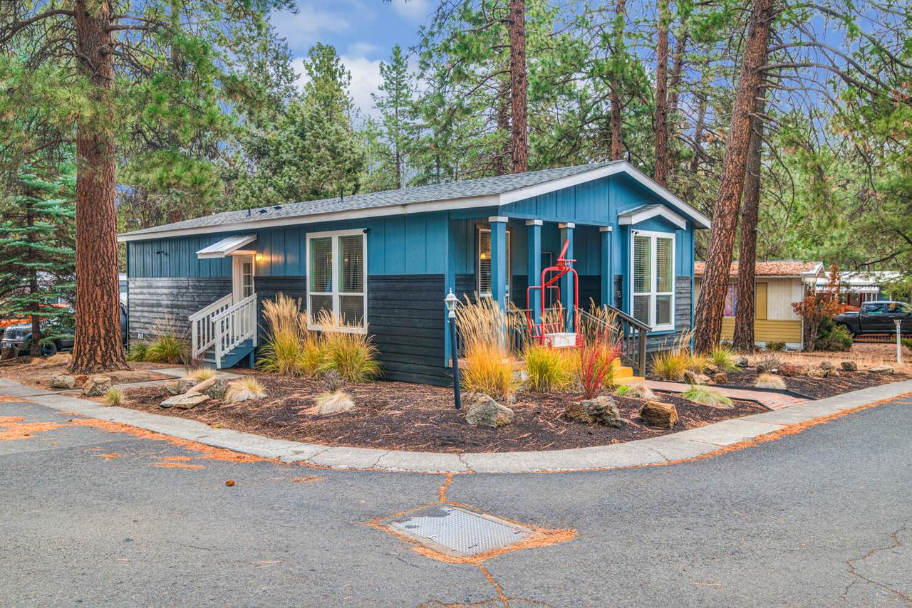 61040 Queens Drive - Photo 1