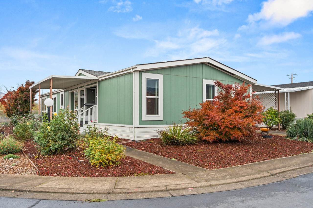 4729 Pacific Highway - Photo 1