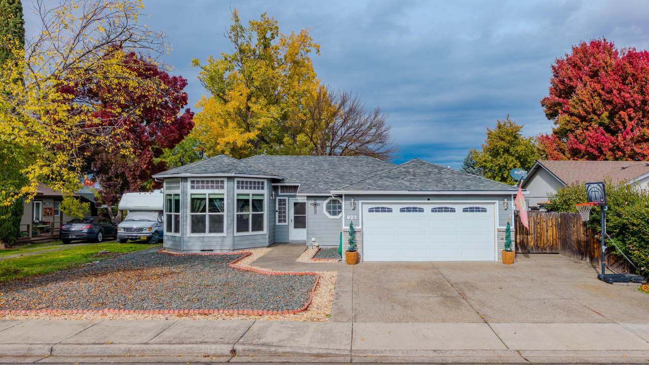 921 Pittview Avenue - Photo 1