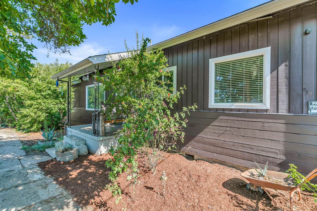 219 Berrydale Avenue - Photo 1