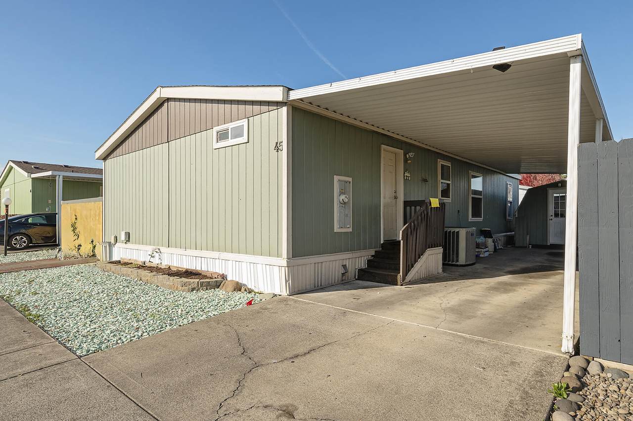 1570 Peach Street - Photo 1