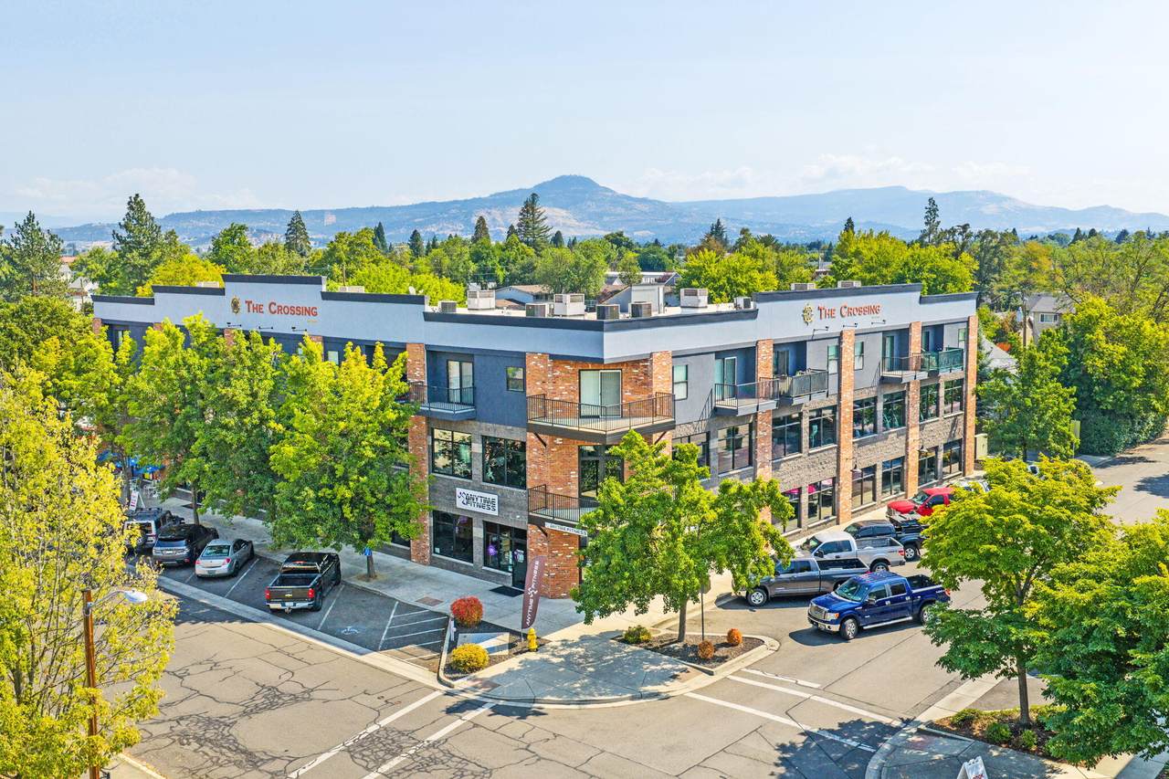 312 Oak Street - Photo 1