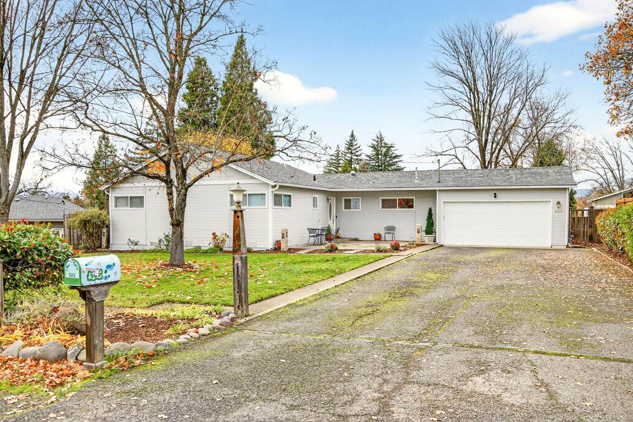 525 Barnes Avenue - Photo 1