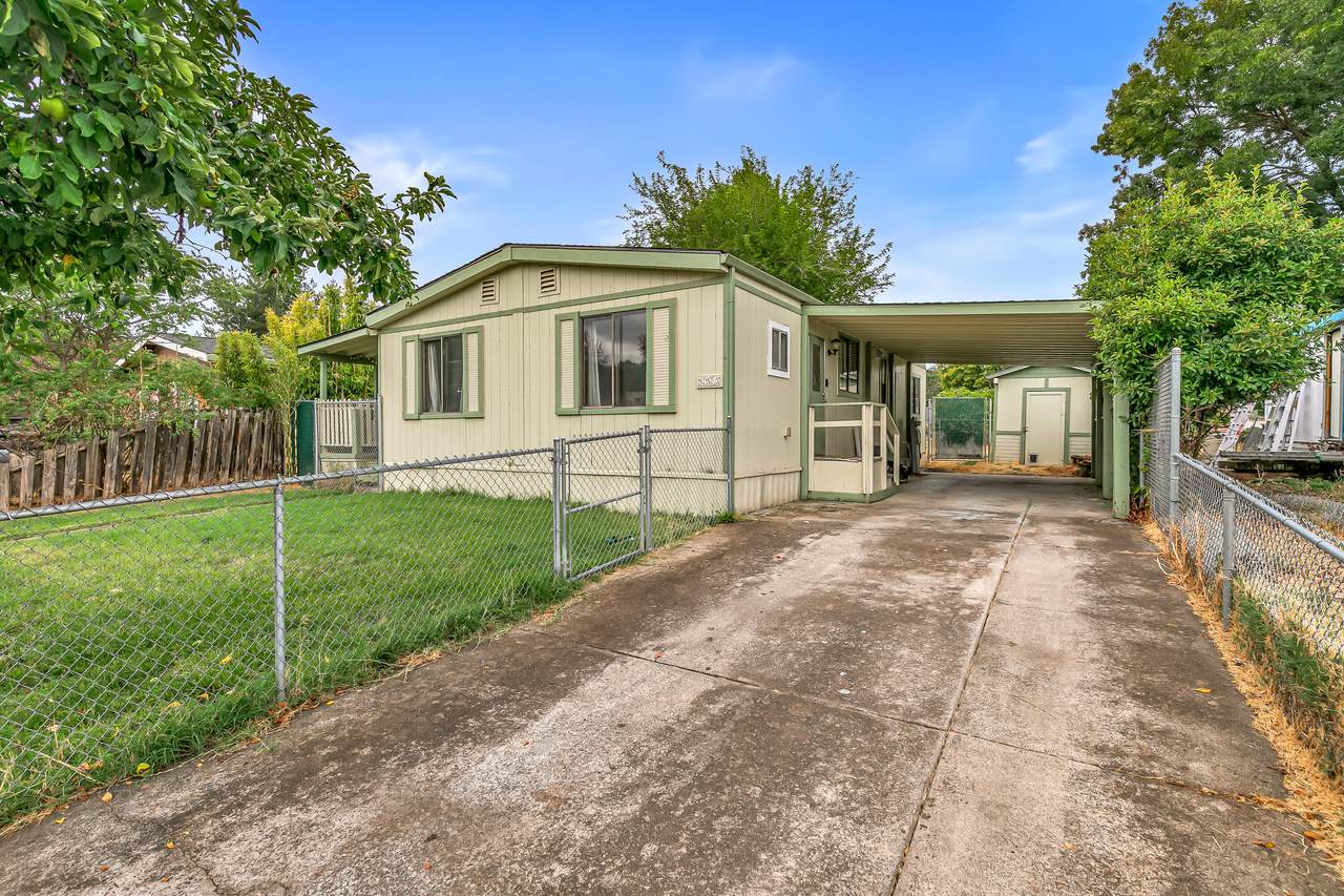 558 Meadow Lane - Photo 1