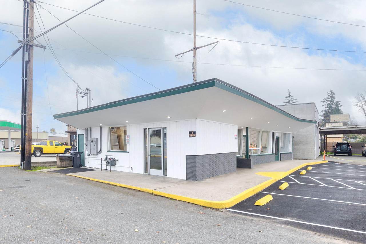 949 Rogue River Highway - Photo 1