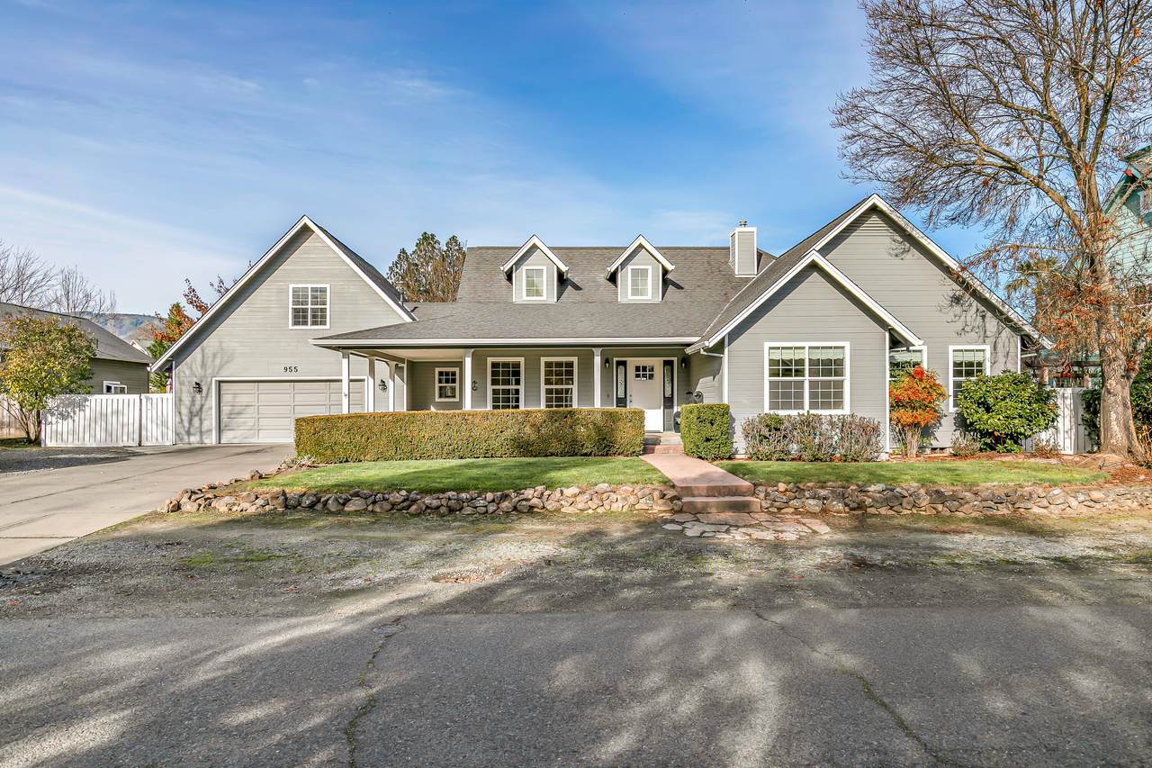 955 Beverly Way - Photo 1