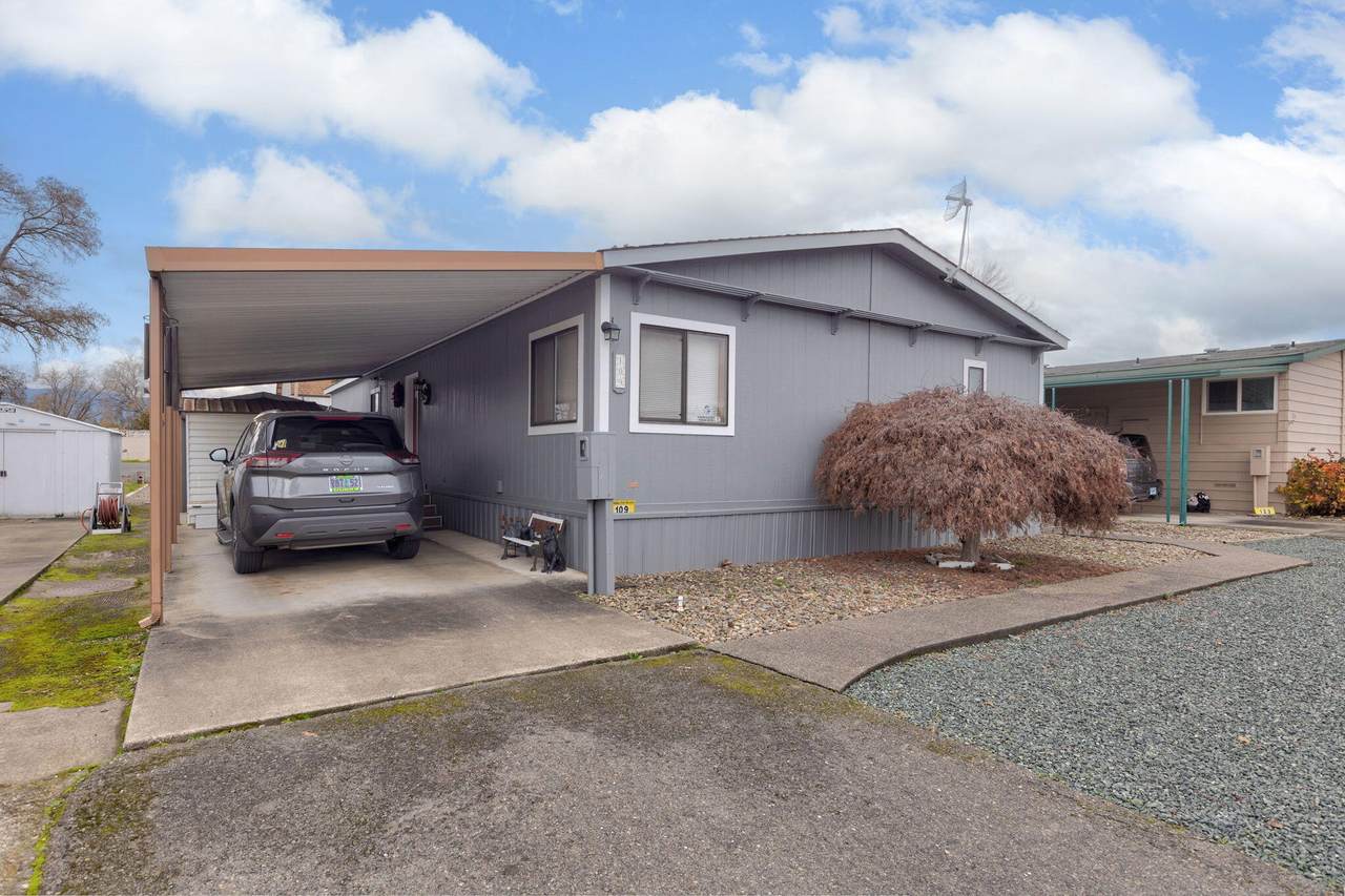 109 Waverly Drive - Photo 1