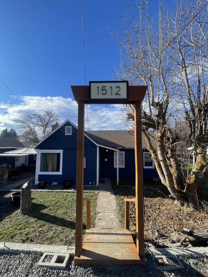 1512 Summers Lane - Photo 1