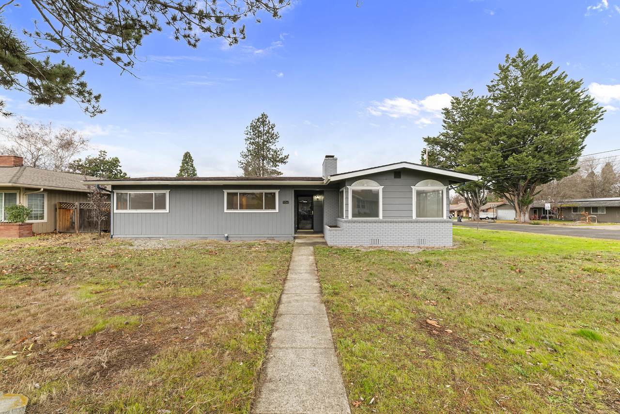 856 Murphy Road - Photo 1