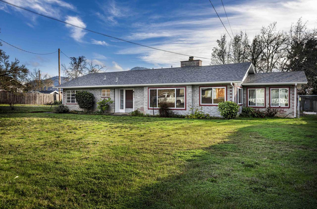 1215 A Street - Photo 1