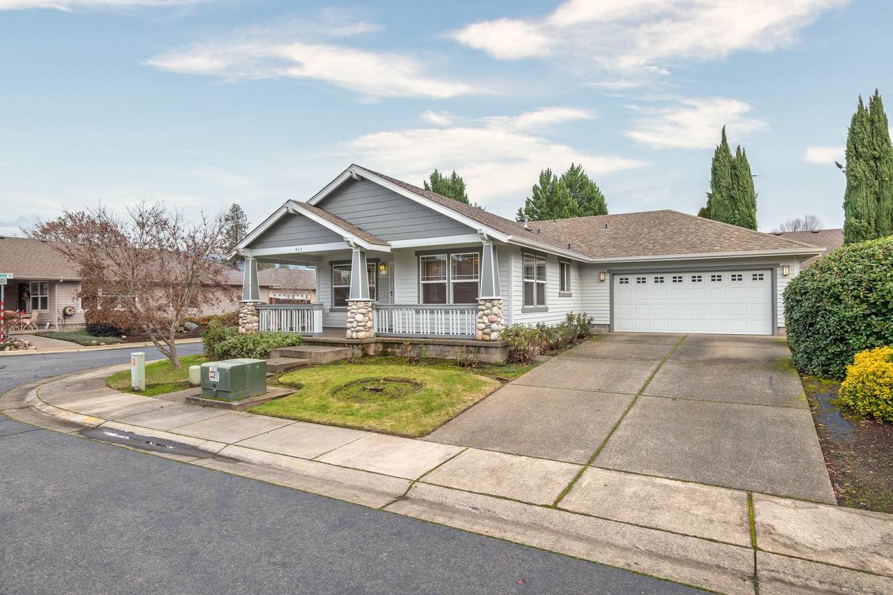 913 Schaefers Lane - Photo 1