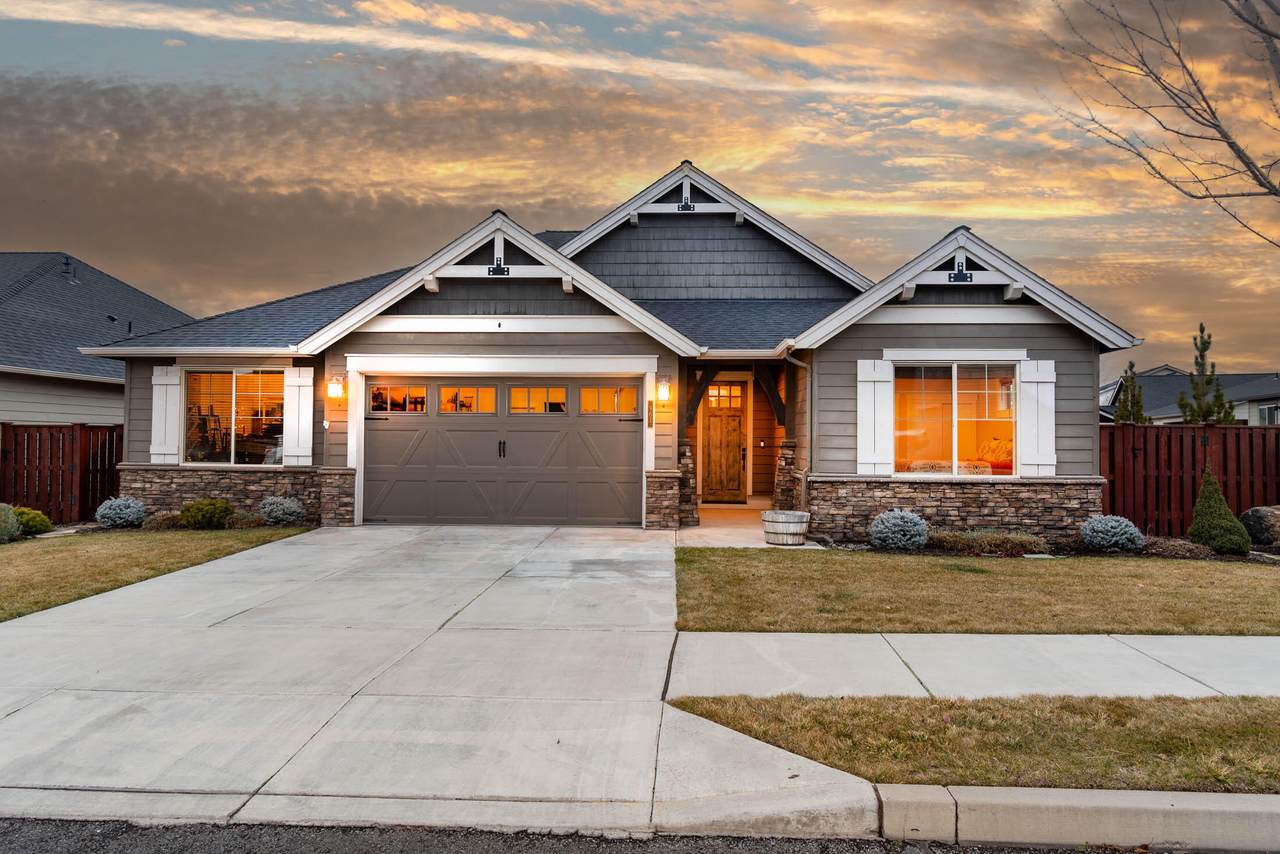 961 Hudspeth Circle - Photo 1