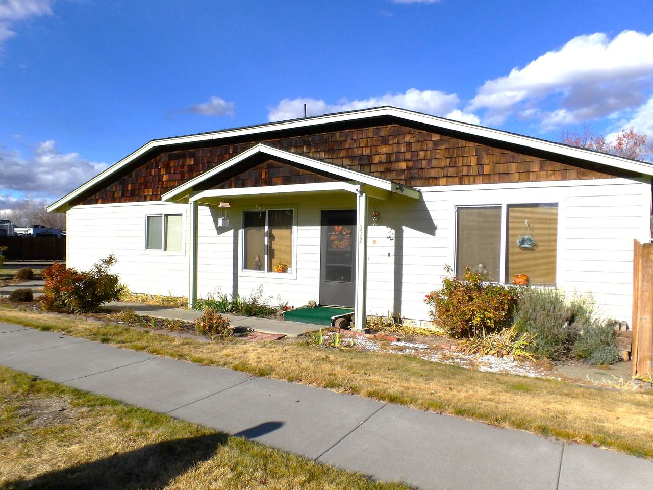 312 21st Street - Photo 1