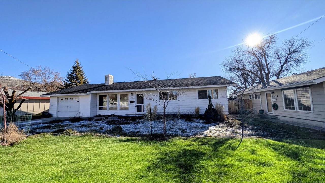 943 4th Street - Photo 1