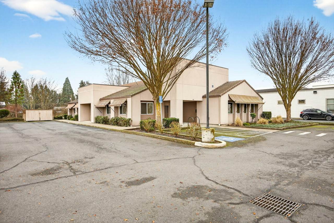 810 O'hare Parkway - Photo 1