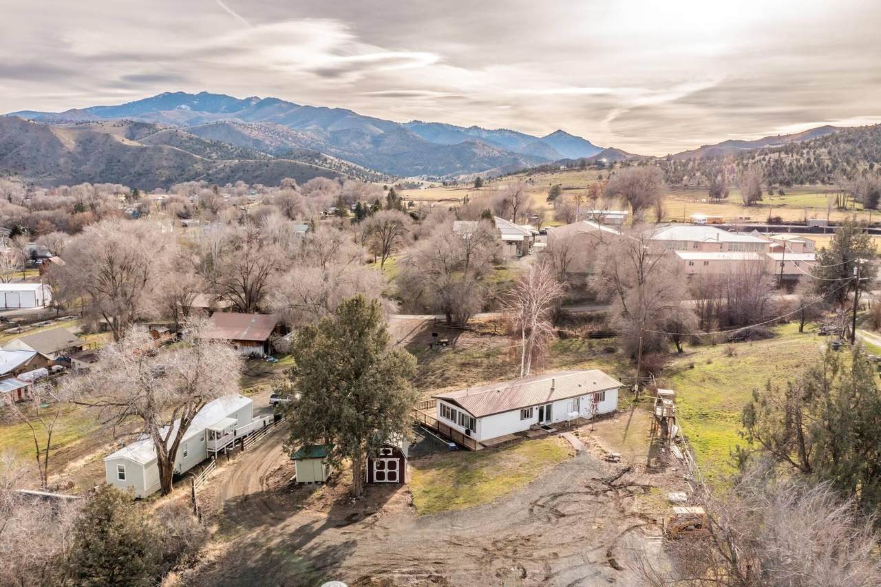 220 Schoolhouse Road - Photo 1