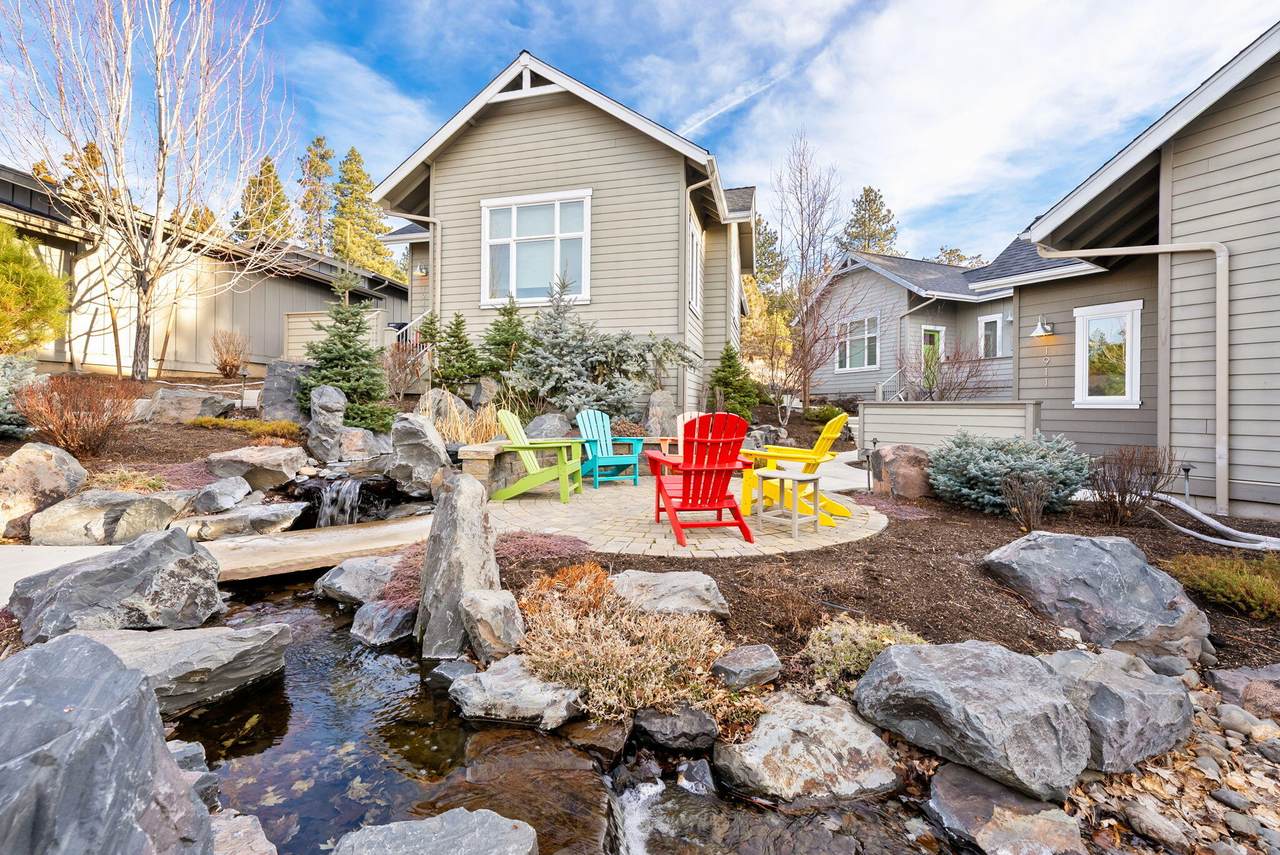 1913 Monterey Mews - Photo 1