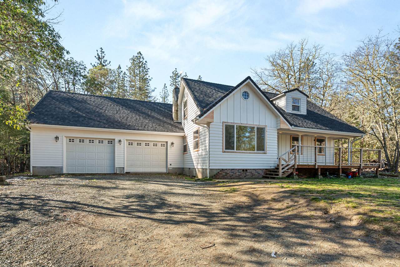 437 Cumberland Drive - Photo 1