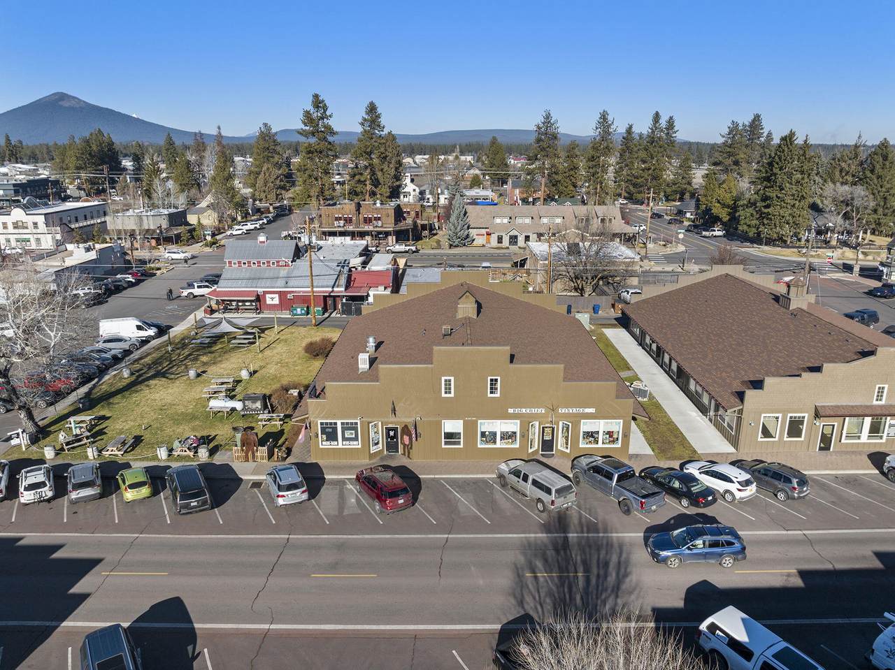 352 Hood Avenue - Photo 1