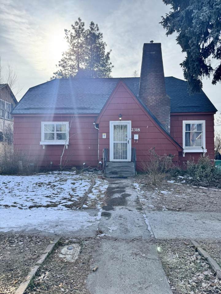 2318 Garden Avenue - Photo 1