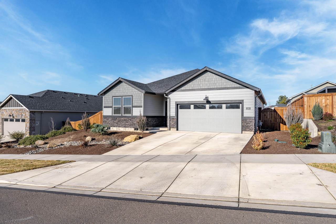 3265 Broken Top Way - Photo 1