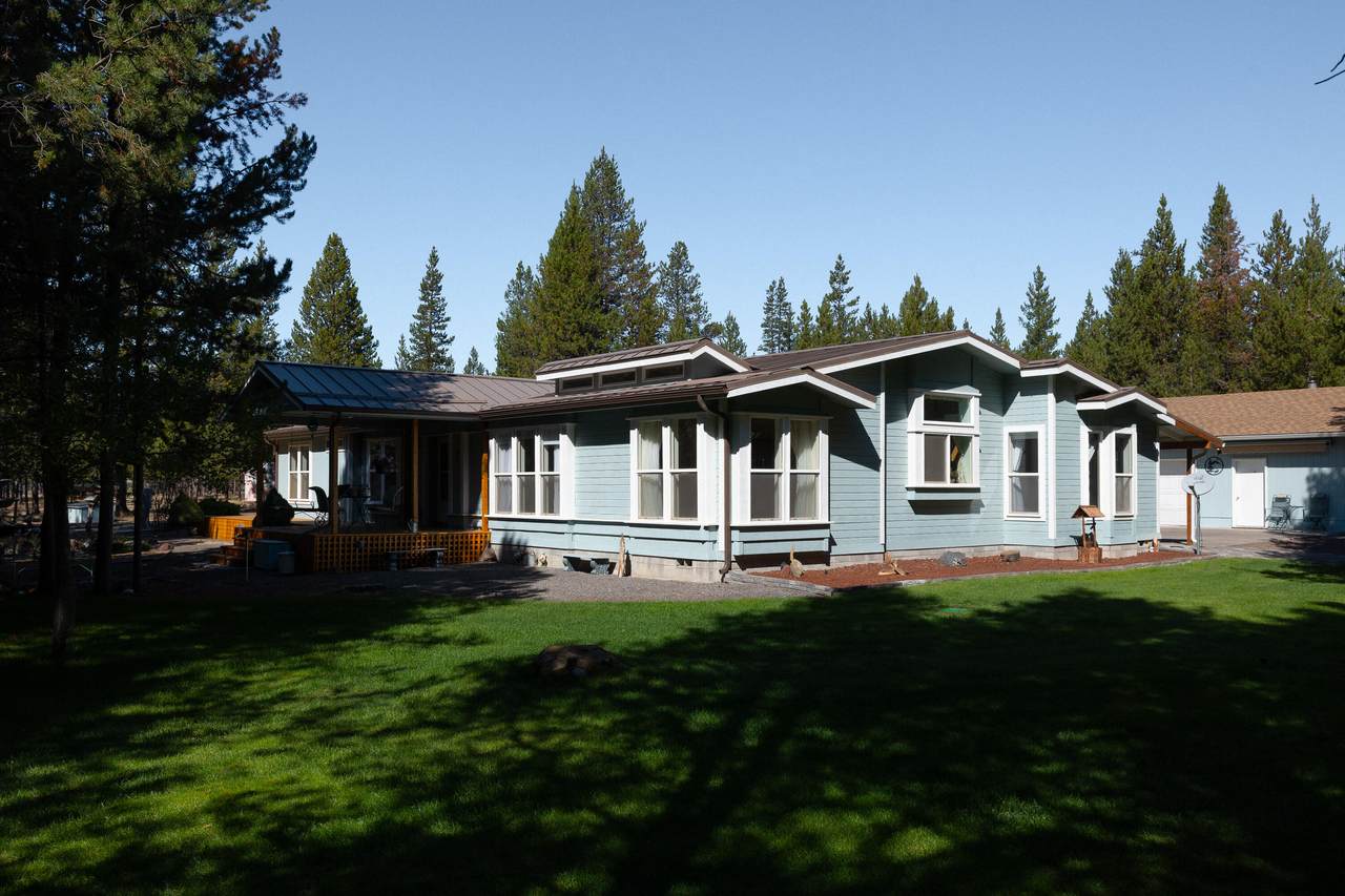 11511 Larchwood Drive - Photo 1