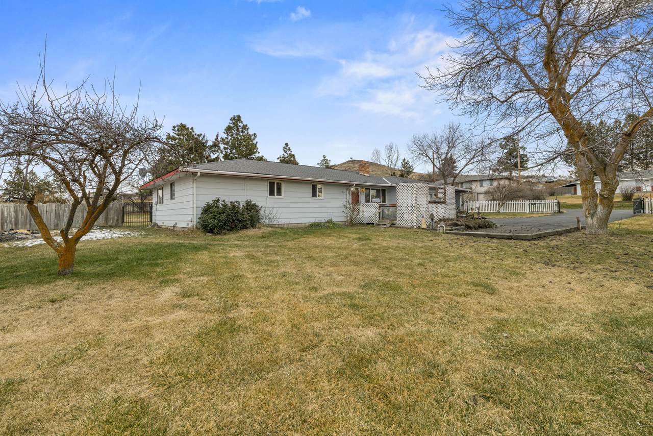 135 Leach Drive - Photo 1