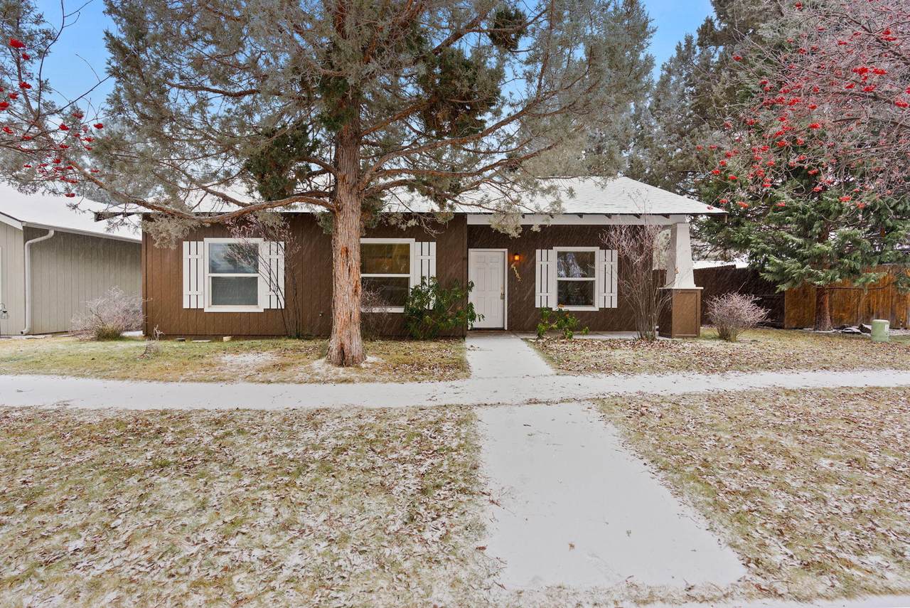 61182 Larkspur Loop - Photo 1
