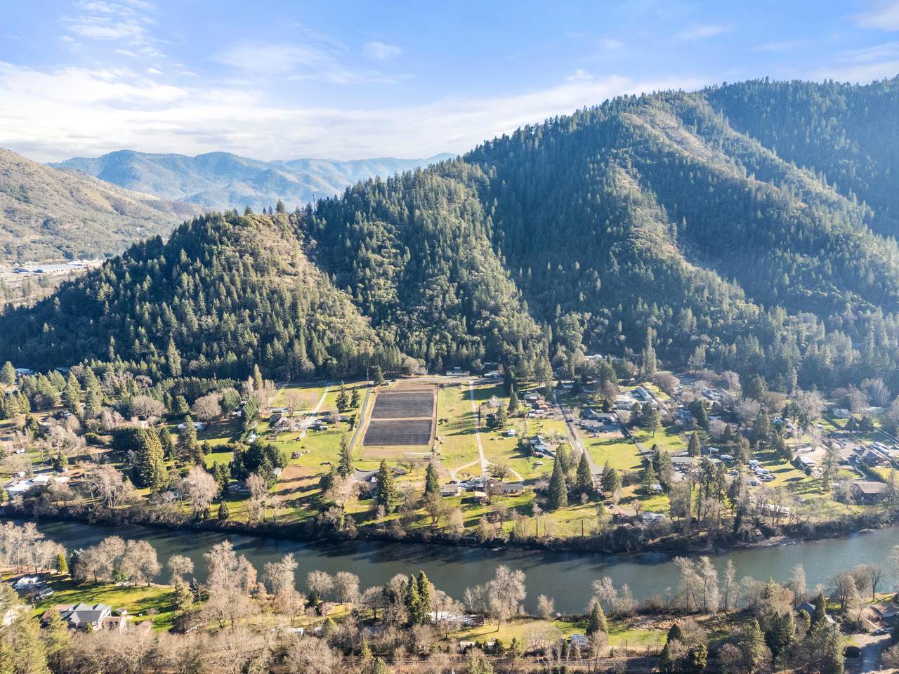 8401 Rogue River Highway - Photo 1