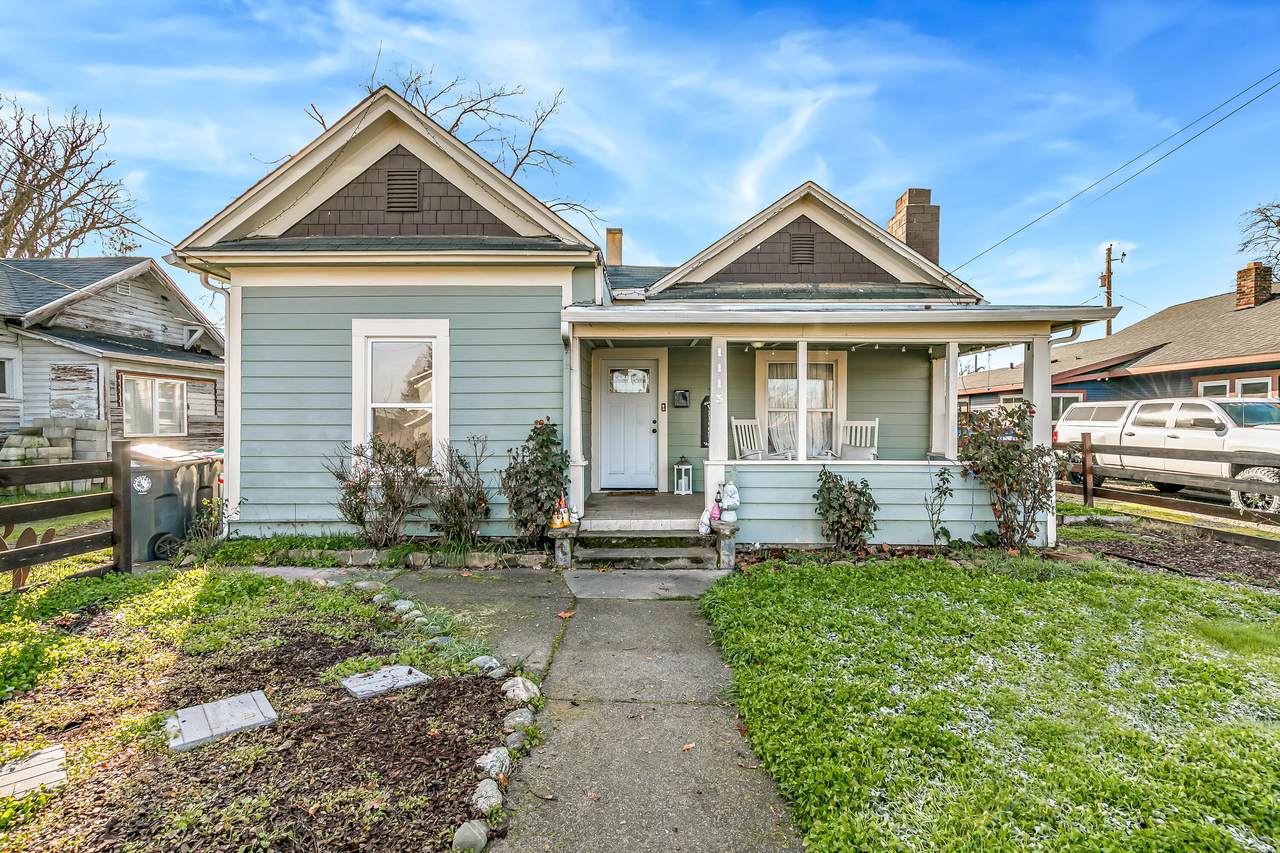 1113 11th Street - Photo 1