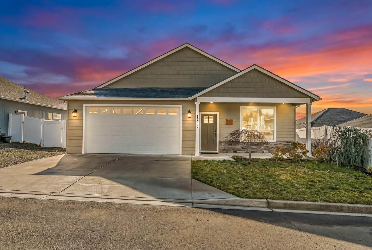 1730 Luxor Lane - Photo 1