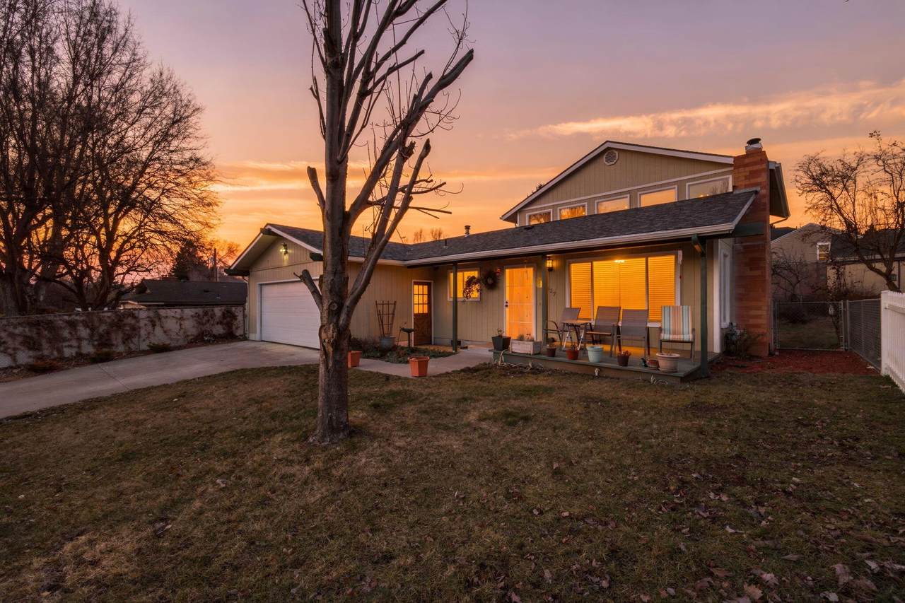 2627 Berkeley Street - Photo 1