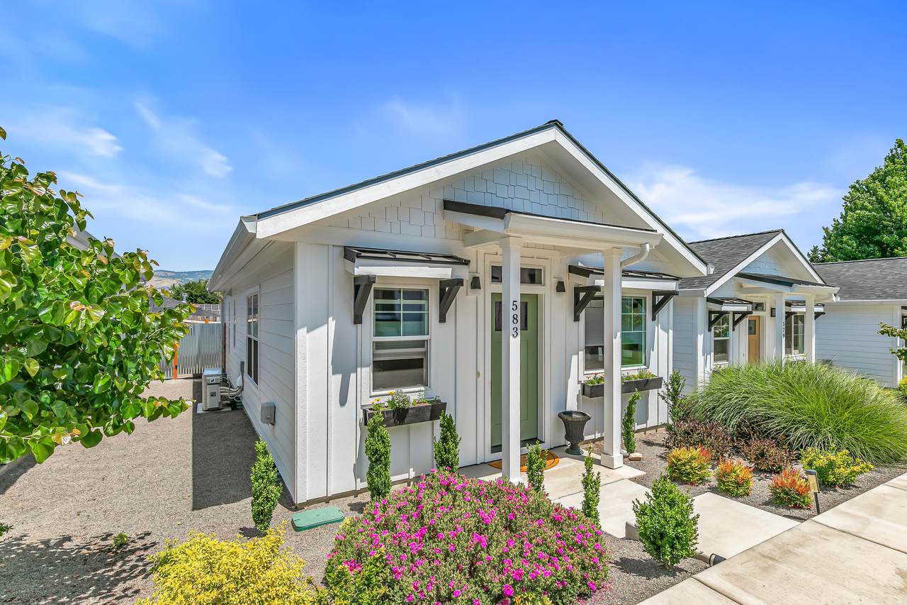 583 Coffee Lane - Photo 1