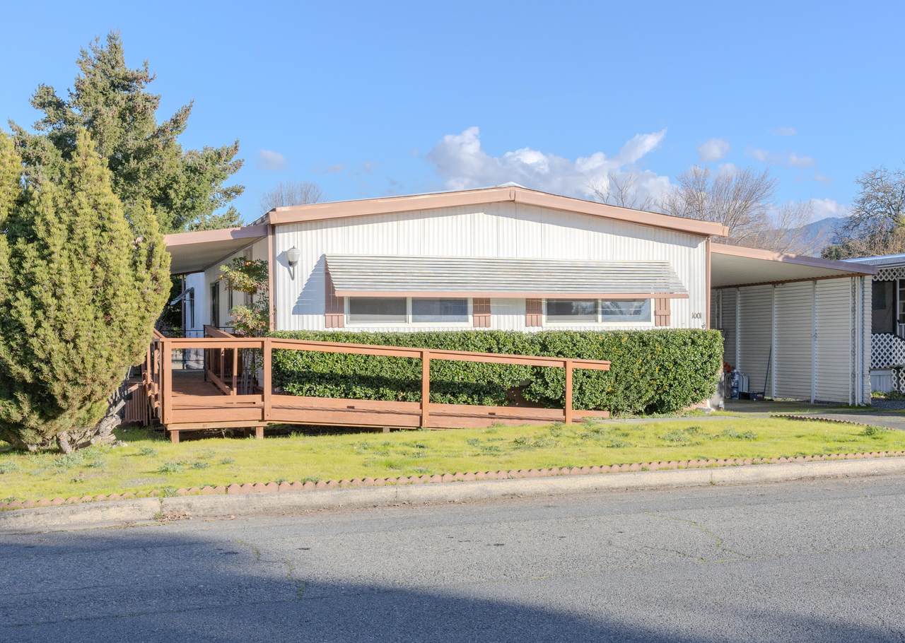 1001 Roguelea Lane - Photo 1