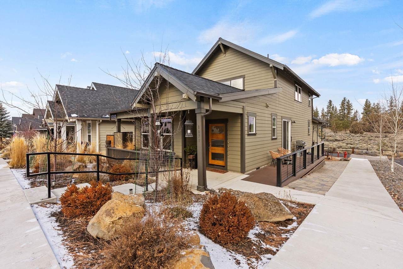 1078 Black Butte Avenue - Photo 1
