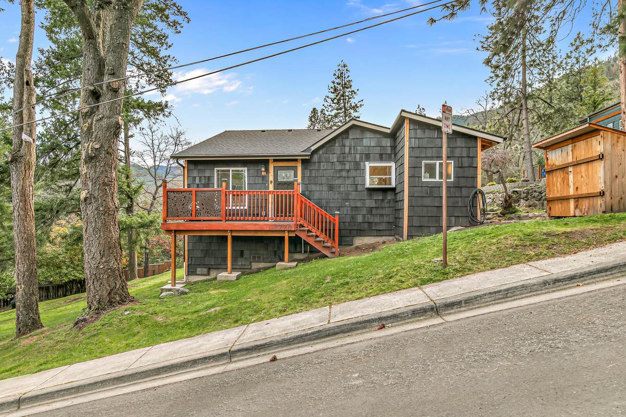 220 Nutley Street - Photo 1