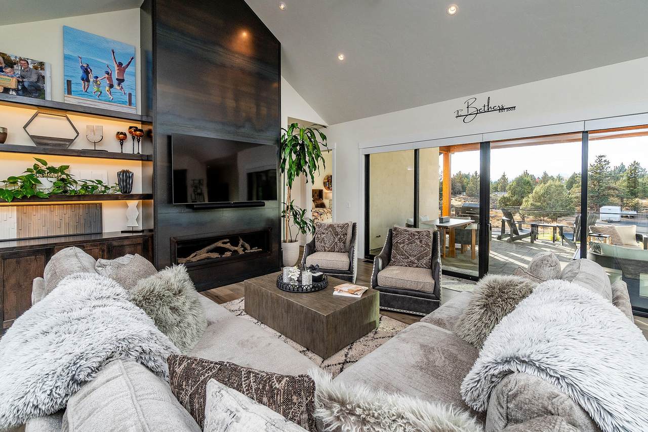 https://bt-photos.global.ssl.fastly.net/coar/1280_boomver_1_220215387-2.jpg