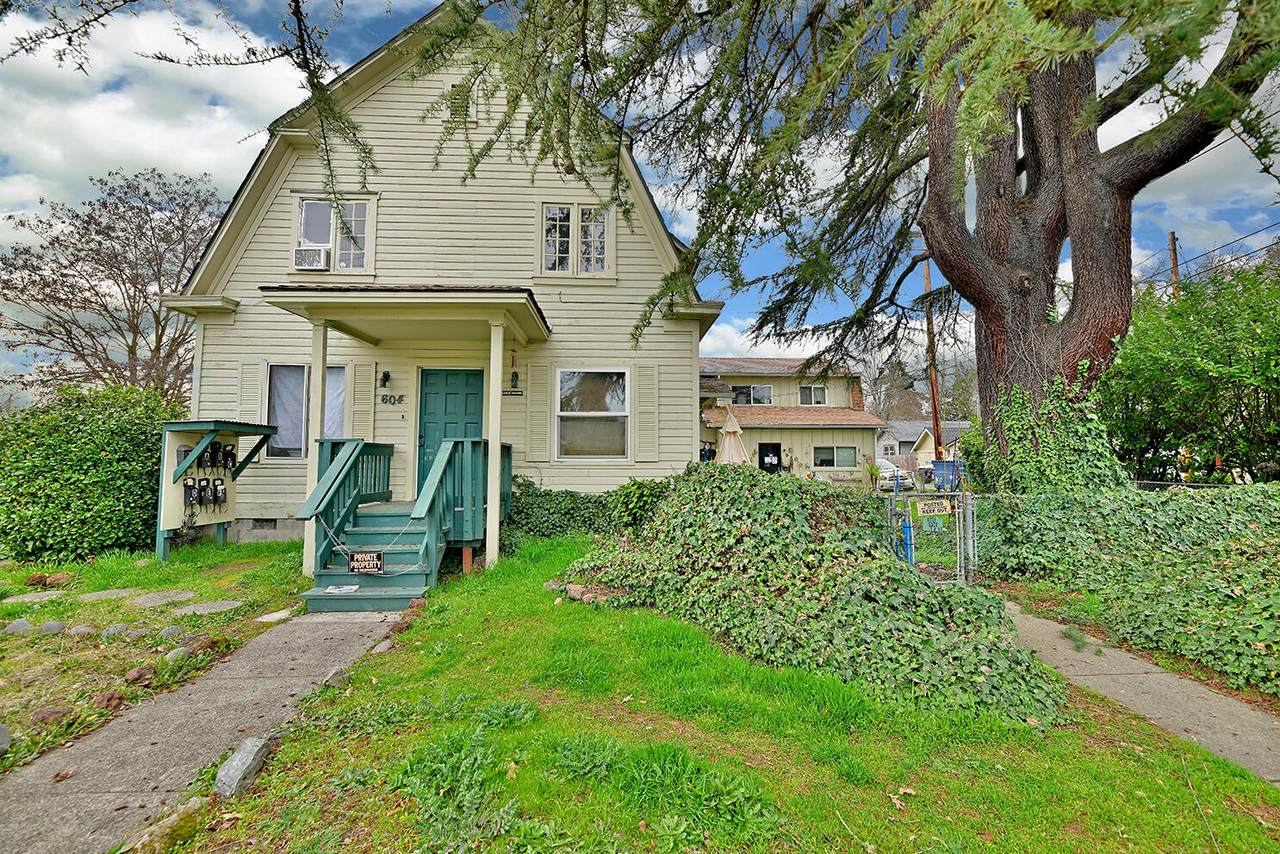 604 4th Street - Photo 1