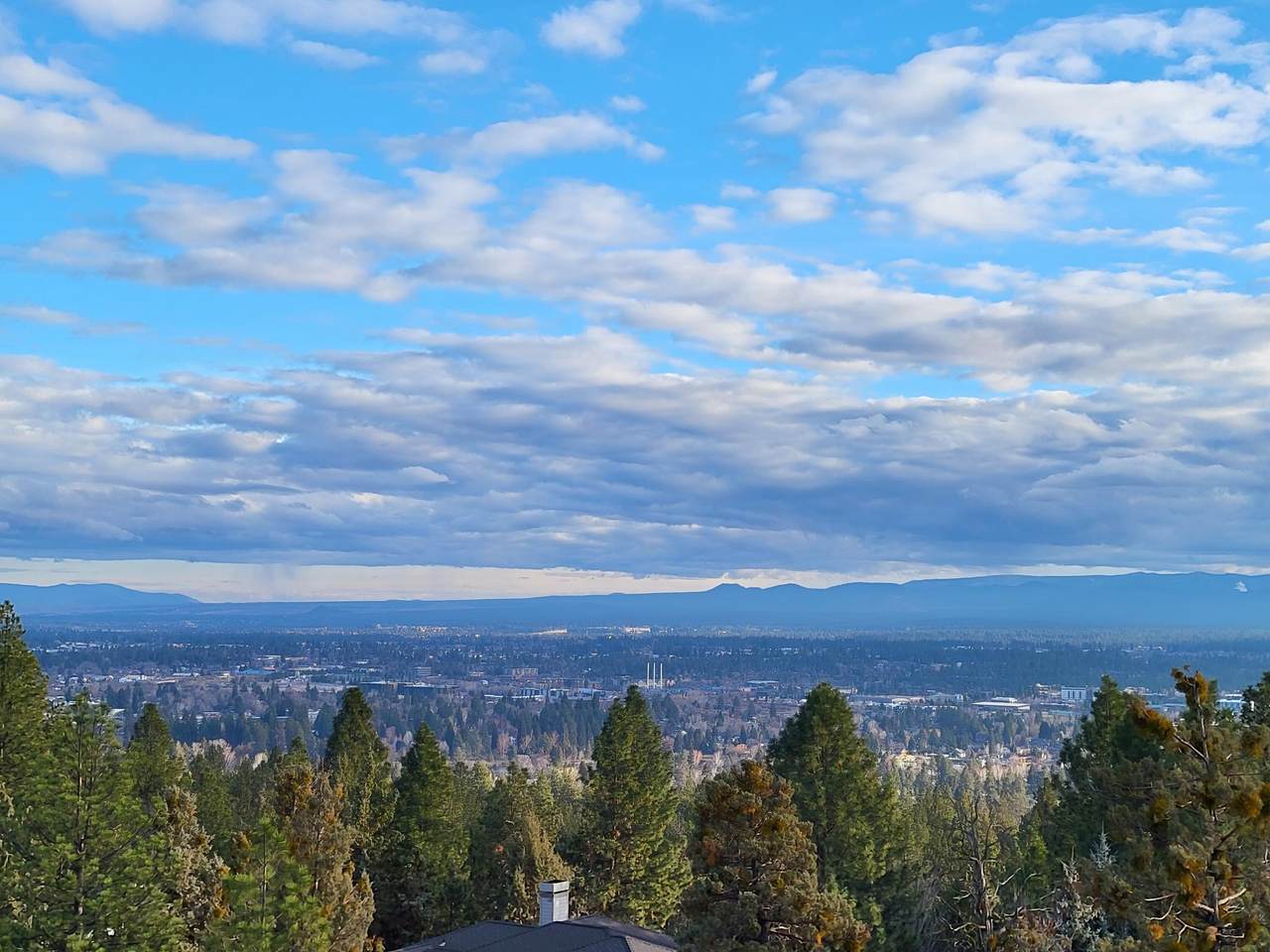 1627 Summit Drive - Photo 1