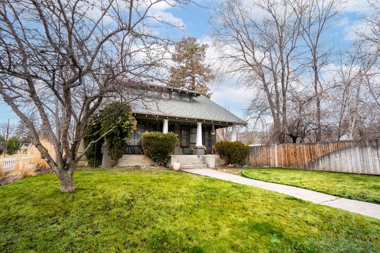 1605 1st Street - Photo 1