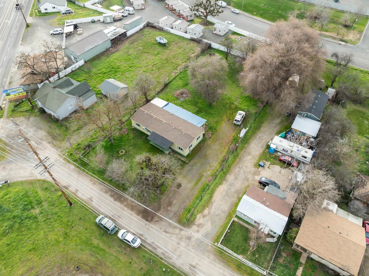 1103 Pinecroft Avenue - Photo 1