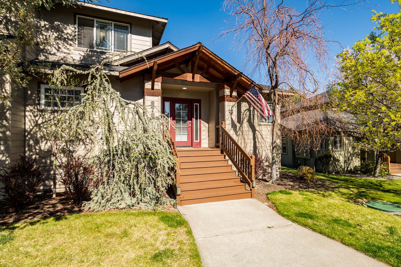 879 Golden Pheasant Drive - Photo 1