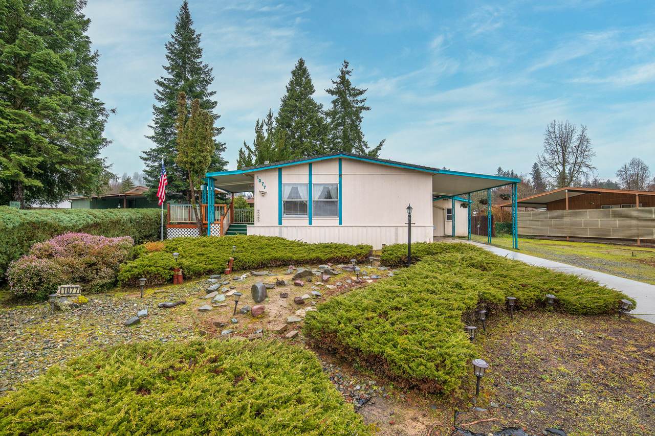 1077 Lee Roze Lane - Photo 1