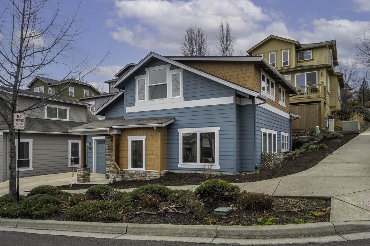 946 Stoneridge Avenue - Photo 1