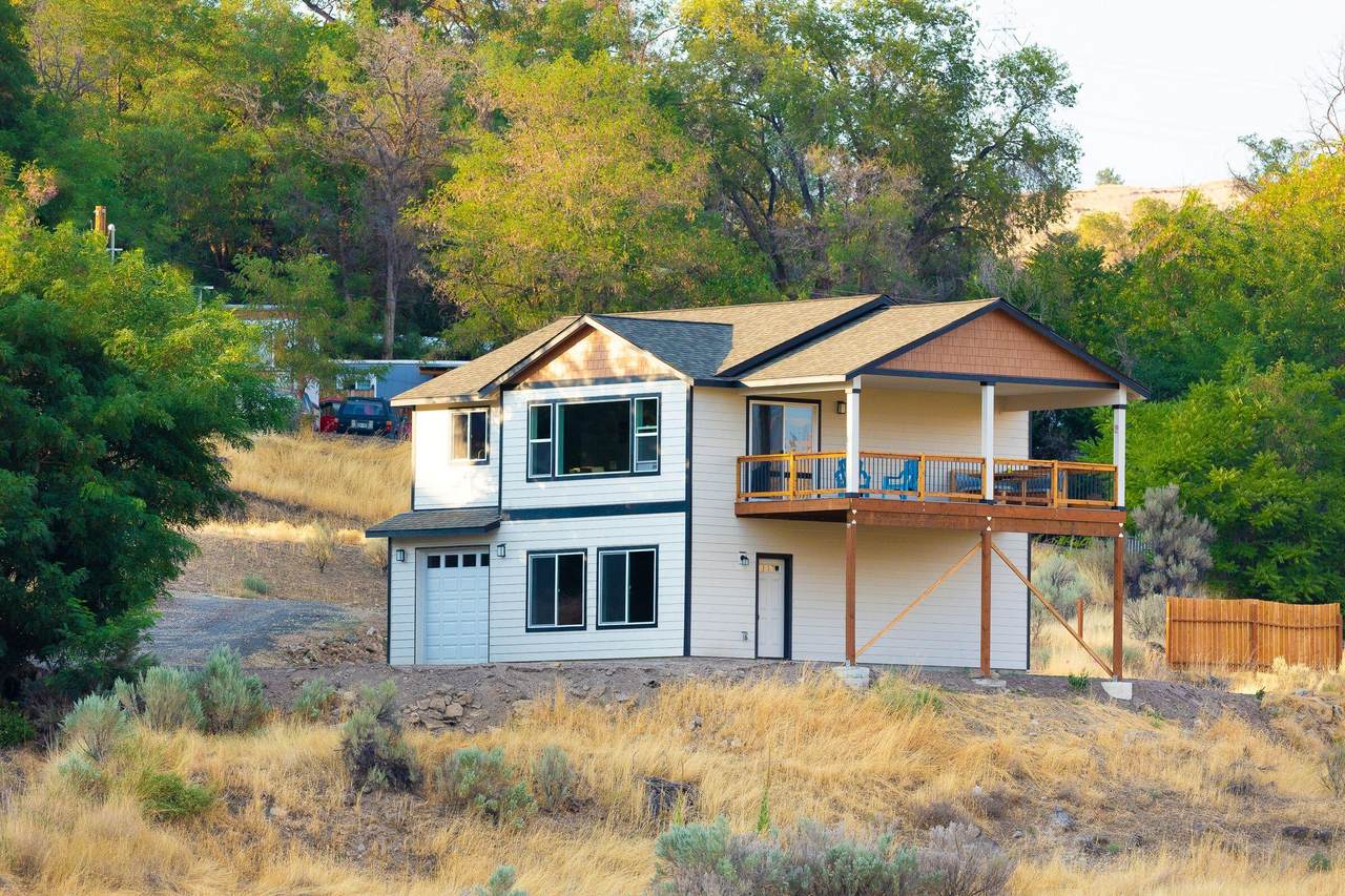 390 Elrod Place - Photo 1