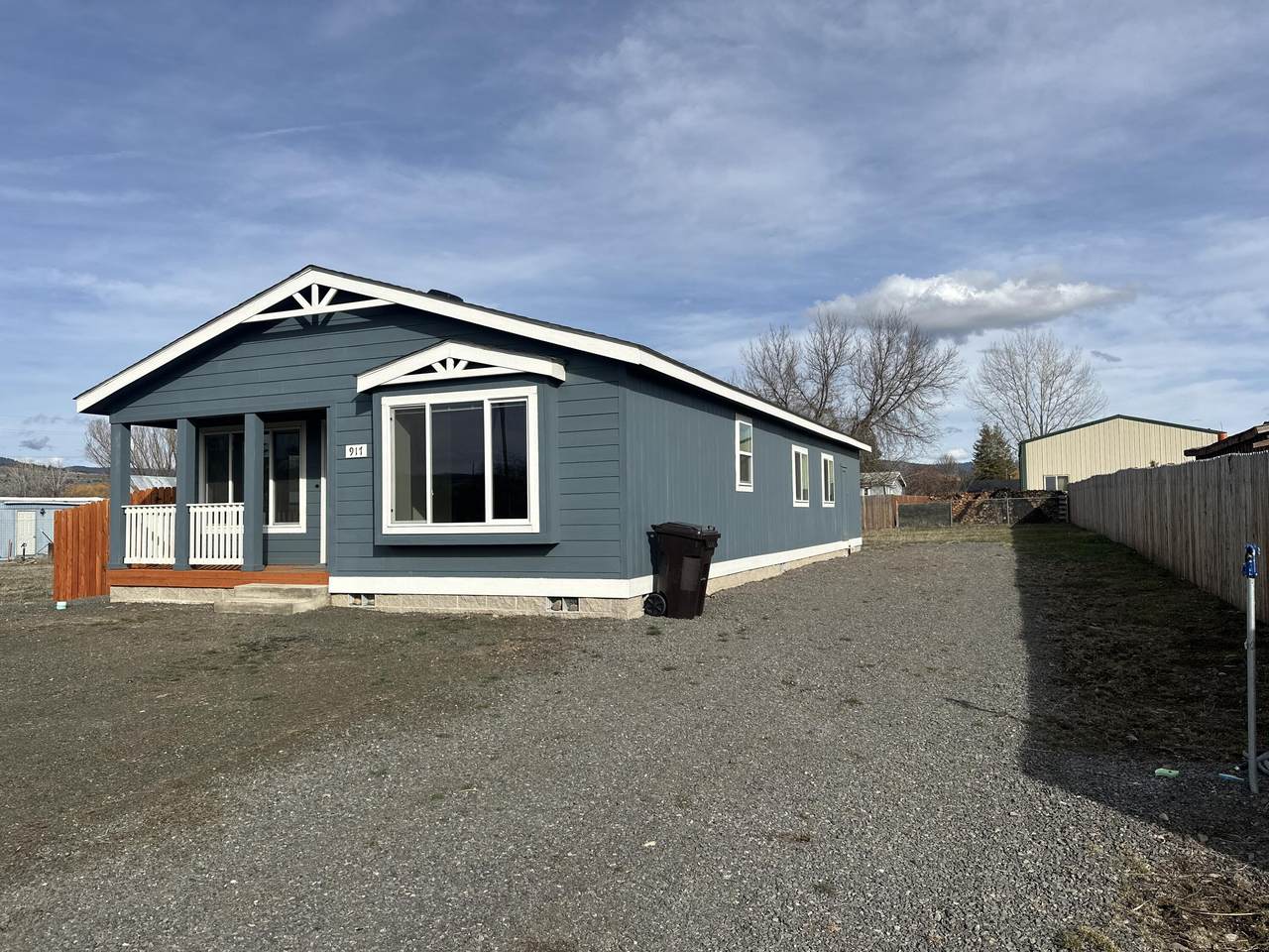 917 Hall Street - Photo 1